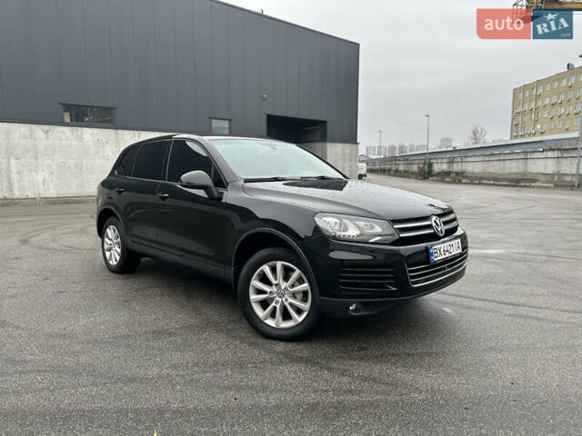 Чорний Фольксваген Туарег, об'ємом двигуна 3 л та пробігом 130 тис. км за 16900 $, фото 2 на Automoto.ua