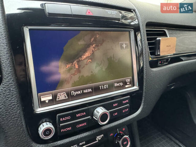 Черный Фольксваген Туарег, объемом двигателя 2.97 л и пробегом 356 тыс. км за 15900 $, фото 35 на Automoto.ua