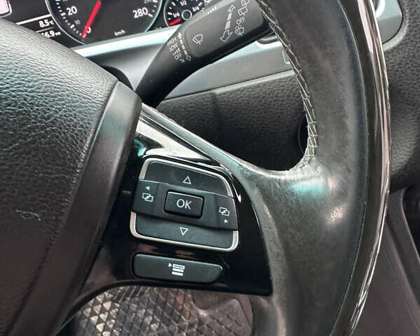 Чорний Фольксваген Туарег, об'ємом двигуна 3 л та пробігом 130 тис. км за 16900 $, фото 32 на Automoto.ua