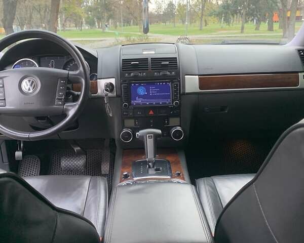 Чорний Фольксваген Туарег, об'ємом двигуна 3 л та пробігом 270 тис. км за 14700 $, фото 13 на Automoto.ua