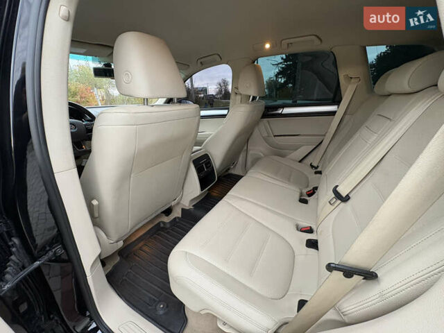 Чорний Фольксваген Туарег, об'ємом двигуна 3 л та пробігом 150 тис. км за 17500 $, фото 17 на Automoto.ua