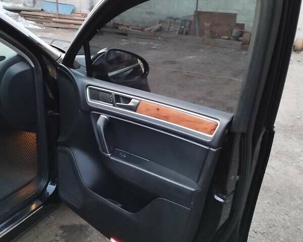 Чорний Фольксваген Туарег, об'ємом двигуна 3 л та пробігом 267 тис. км за 24000 $, фото 11 на Automoto.ua