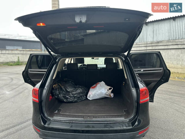 Черный Фольксваген Туарег, объемом двигателя 3 л и пробегом 130 тыс. км за 16300 $, фото 22 на Automoto.ua