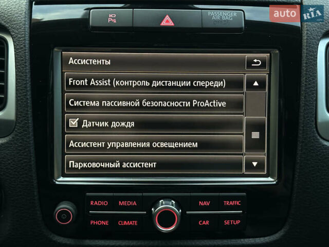 Чорний Фольксваген Туарег, об'ємом двигуна 2.97 л та пробігом 355 тис. км за 17500 $, фото 19 на Automoto.ua