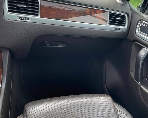 Чорний Фольксваген Туарег, об'ємом двигуна 2.97 л та пробігом 248 тис. км за 19500 $, фото 7 на Automoto.ua