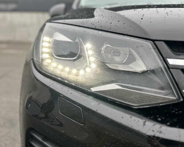 Чорний Фольксваген Туарег, об'ємом двигуна 3 л та пробігом 130 тис. км за 16900 $, фото 17 на Automoto.ua