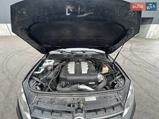 Черный Фольксваген Туарег, объемом двигателя 3 л и пробегом 130 тыс. км за 16300 $, фото 53 на Automoto.ua