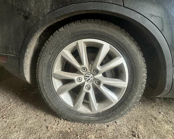 Фольксваген Туарег 2010 в Белой Церкве на Automoto.ua Черный Фольксваген Туарег, объемом двигателя 4.13 л и пробегом 300 тыс. км за 6500 $, фото 3 на Automoto.ua