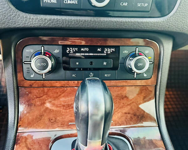 Черный Фольксваген Туарег, объемом двигателя 2.97 л и пробегом 400 тыс. км за 16000 $, фото 13 на Automoto.ua