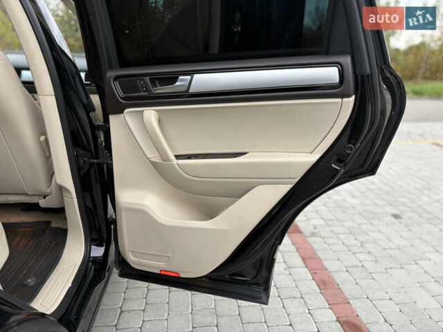 Чорний Фольксваген Туарег, об'ємом двигуна 3 л та пробігом 150 тис. км за 17500 $, фото 23 на Automoto.ua