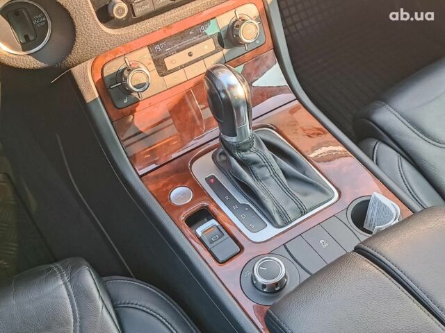 Черный Фольксваген Туарег, объемом двигателя 3 л и пробегом 207 тыс. км за 18990 $, фото 18 на Automoto.ua