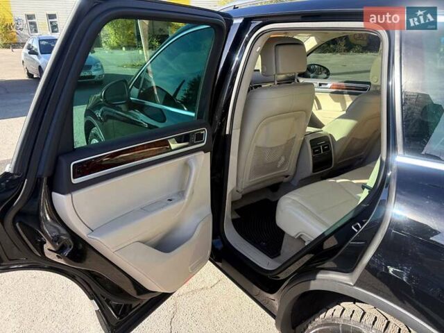 Черный Фольксваген Туарег, объемом двигателя 2.97 л и пробегом 267 тыс. км за 16000 $, фото 17 на Automoto.ua