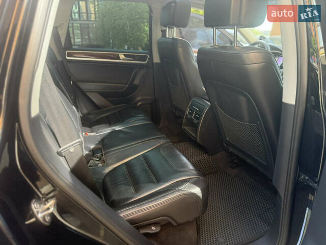 Черный Фольксваген Туарег, объемом двигателя 2.97 л и пробегом 280 тыс. км за 17500 $, фото 26 на Automoto.ua