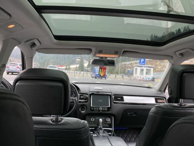 Чорний Фольксваген Туарег, об'ємом двигуна 3 л та пробігом 311 тис. км за 17000 $, фото 5 на Automoto.ua