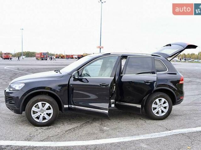 Черный Фольксваген Туарег, объемом двигателя 2.97 л и пробегом 275 тыс. км за 22000 $, фото 34 на Automoto.ua