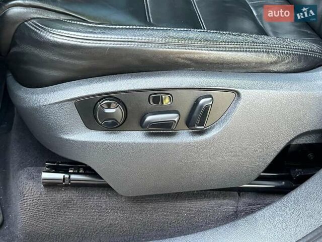 Чорний Фольксваген Туарег, об'ємом двигуна 4.2 л та пробігом 255 тис. км за 28440 $, фото 39 на Automoto.ua