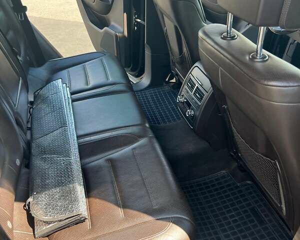 Чорний Фольксваген Туарег, об'ємом двигуна 2.97 л та пробігом 276 тис. км за 15000 $, фото 4 на Automoto.ua