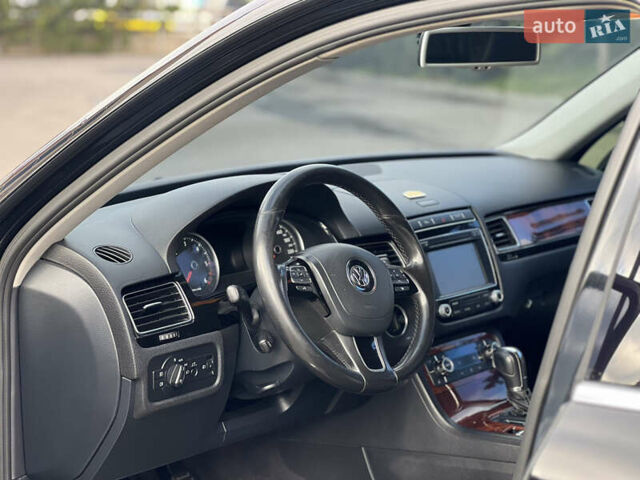 Чорний Фольксваген Туарег, об'ємом двигуна 3 л та пробігом 339 тис. км за 17200 $, фото 12 на Automoto.ua