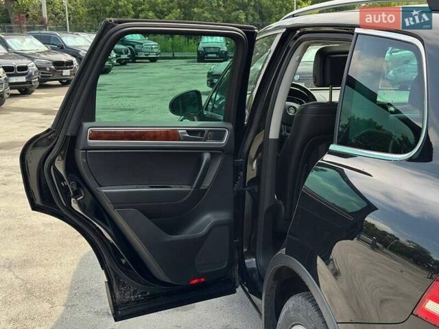 Черный Фольксваген Туарег, объемом двигателя 2.97 л и пробегом 349 тыс. км за 16500 $, фото 28 на Automoto.ua