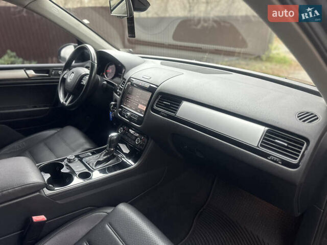 Черный Фольксваген Туарег, объемом двигателя 2.97 л и пробегом 256 тыс. км за 17900 $, фото 14 на Automoto.ua