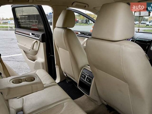 Черный Фольксваген Туарег, объемом двигателя 2.97 л и пробегом 275 тыс. км за 22000 $, фото 22 на Automoto.ua