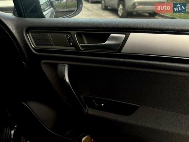 Чорний Фольксваген Туарег, об'ємом двигуна 2.97 л та пробігом 190 тис. км за 20000 $, фото 6 на Automoto.ua