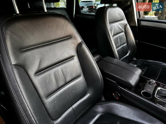 Черный Фольксваген Туарег, объемом двигателя 3 л и пробегом 310 тыс. км за 16500 $, фото 23 на Automoto.ua