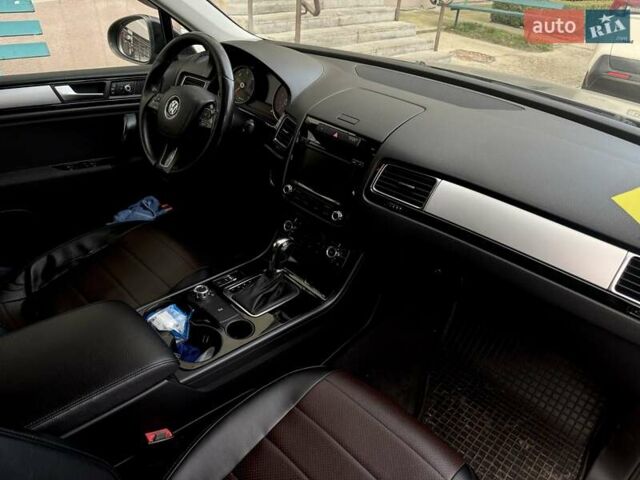 Чорний Фольксваген Туарег, об'ємом двигуна 2.97 л та пробігом 190 тис. км за 20000 $, фото 7 на Automoto.ua