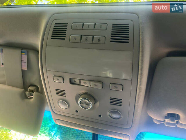 Черный Фольксваген Туарег, объемом двигателя 2.97 л и пробегом 329 тыс. км за 17999 $, фото 27 на Automoto.ua