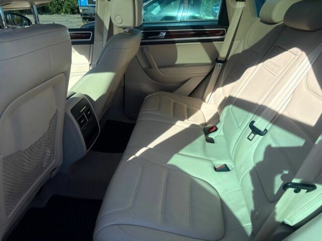 Черный Фольксваген Туарег, объемом двигателя 3 л и пробегом 267 тыс. км за 17000 $, фото 4 на Automoto.ua