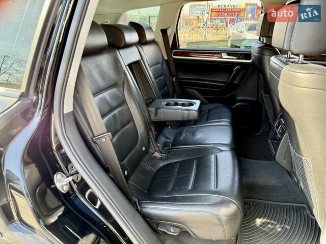 Черный Фольксваген Туарег, объемом двигателя 2.97 л и пробегом 288 тыс. км за 14500 $, фото 9 на Automoto.ua