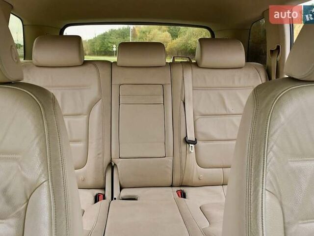 Черный Фольксваген Туарег, объемом двигателя 2.97 л и пробегом 275 тыс. км за 22000 $, фото 30 на Automoto.ua