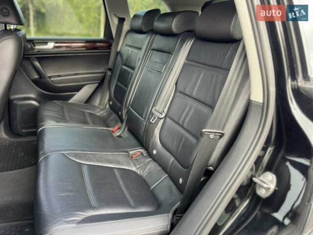 Чорний Фольксваген Туарег, об'ємом двигуна 3 л та пробігом 339 тис. км за 17200 $, фото 14 на Automoto.ua