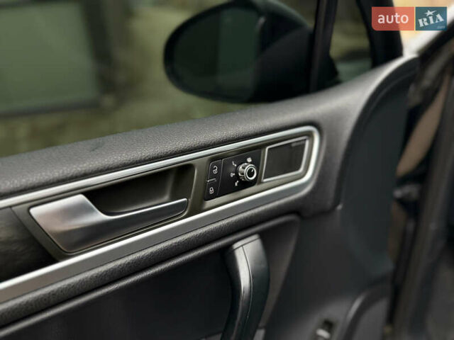 Чорний Фольксваген Туарег, об'ємом двигуна 2.97 л та пробігом 230 тис. км за 19999 $, фото 26 на Automoto.ua