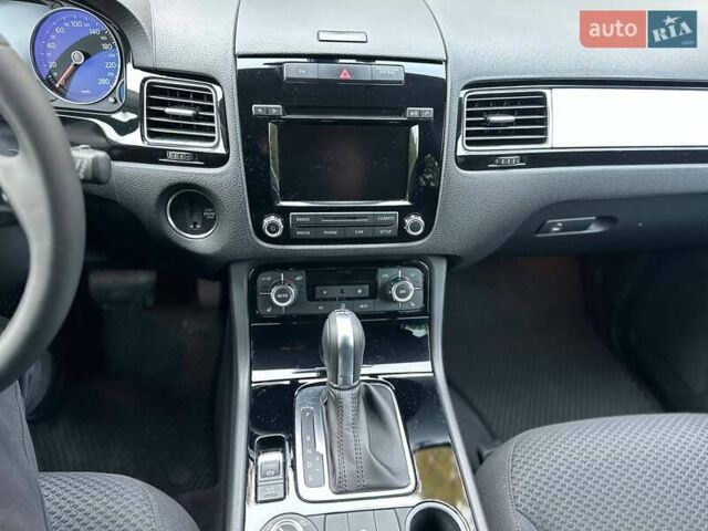 Чорний Фольксваген Туарег, об'ємом двигуна 3 л та пробігом 210 тис. км за 16500 $, фото 8 на Automoto.ua