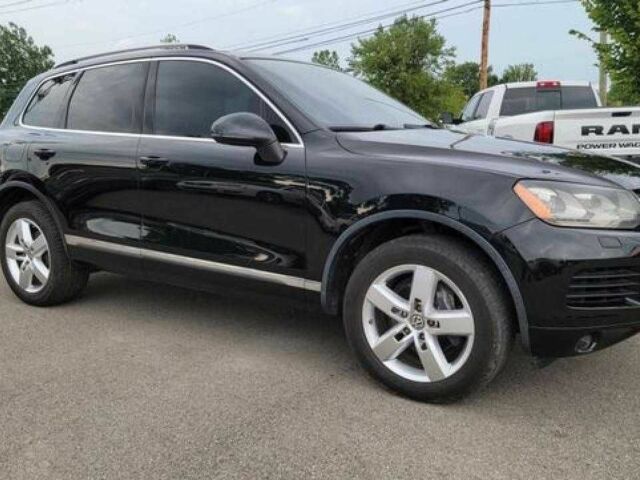 Черный Фольксваген Туарег, объемом двигателя 3 л и пробегом 236 тыс. км за 2700 $, фото 1 на Automoto.ua