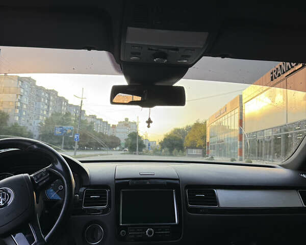 Чорний Фольксваген Туарег, об'ємом двигуна 2.97 л та пробігом 311 тис. км за 15900 $, фото 30 на Automoto.ua