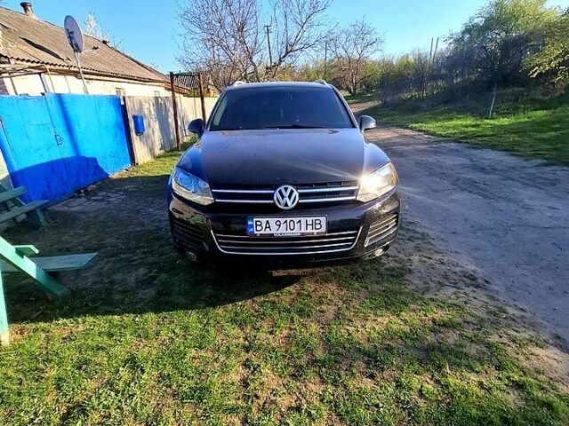 Черный Фольксваген Туарег, объемом двигателя 3 л и пробегом 270 тыс. км за 17500 $, фото 2 на Automoto.ua