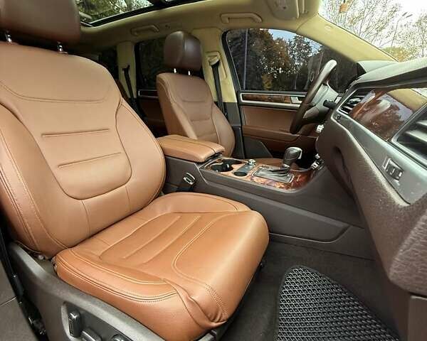 Черный Фольксваген Туарег, объемом двигателя 3.6 л и пробегом 290 тыс. км за 15200 $, фото 17 на Automoto.ua