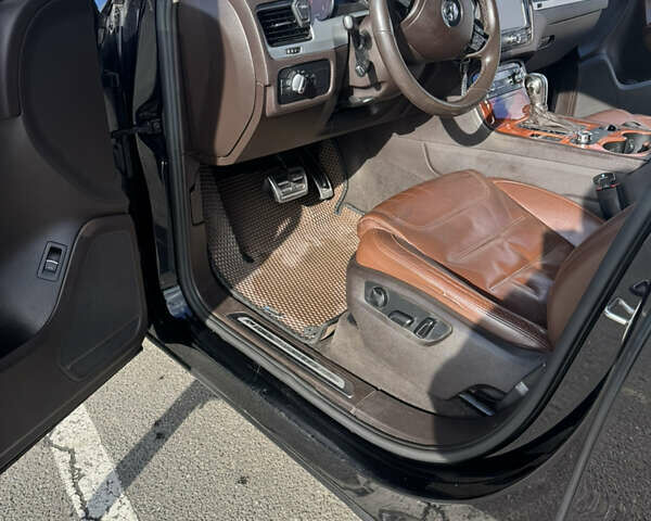 Чорний Фольксваген Туарег, об'ємом двигуна 3.6 л та пробігом 252 тис. км за 17800 $, фото 7 на Automoto.ua