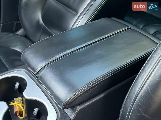 Чорний Фольксваген Туарег, об'ємом двигуна 4.2 л та пробігом 255 тис. км за 28440 $, фото 45 на Automoto.ua