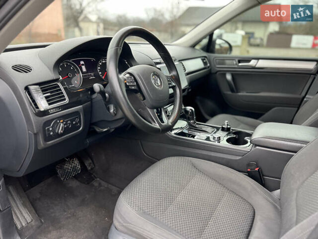 Черный Фольксваген Туарег, объемом двигателя 3 л и пробегом 159 тыс. км за 17500 $, фото 16 на Automoto.ua