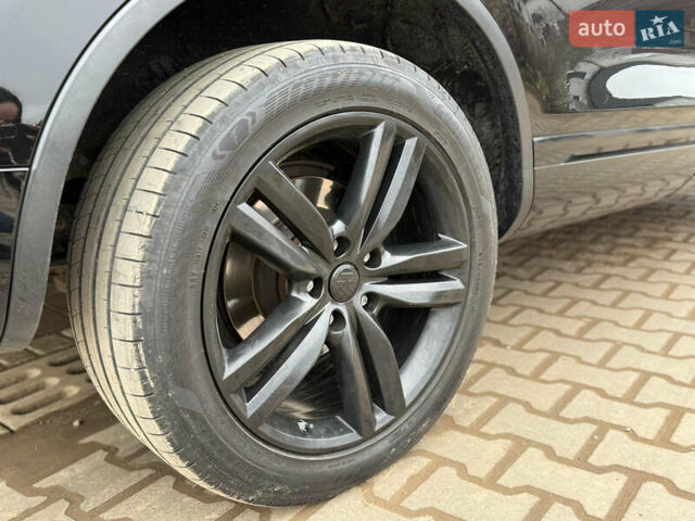 Чорний Фольксваген Туарег, об'ємом двигуна 2.97 л та пробігом 230 тис. км за 19999 $, фото 31 на Automoto.ua