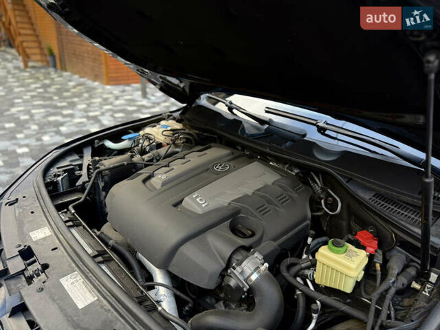 Черный Фольксваген Туарег, объемом двигателя 2.97 л и пробегом 278 тыс. км за 20000 $, фото 57 на Automoto.ua