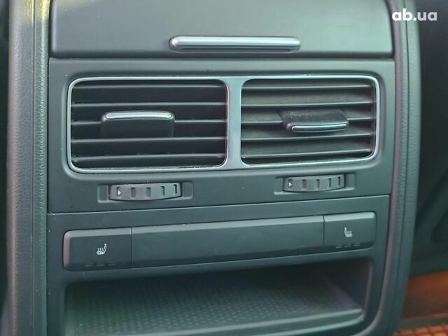 Черный Фольксваген Туарег, объемом двигателя 3 л и пробегом 207 тыс. км за 18990 $, фото 13 на Automoto.ua