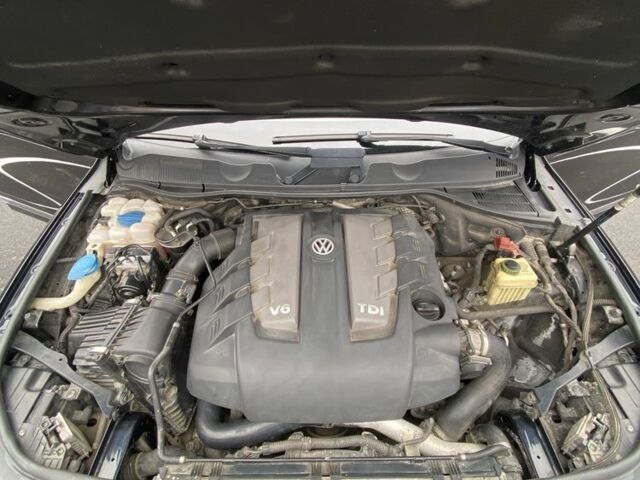 Чорний Фольксваген Туарег, об'ємом двигуна 3 л та пробігом 311 тис. км за 17000 $, фото 6 на Automoto.ua