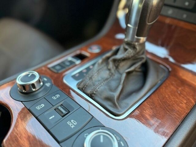 Черный Фольксваген Туарег, объемом двигателя 0 л и пробегом 270 тыс. км за 6500 $, фото 9 на Automoto.ua