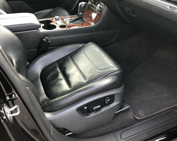 Черный Фольксваген Туарег, объемом двигателя 2.97 л и пробегом 332 тыс. км за 16900 $, фото 25 на Automoto.ua