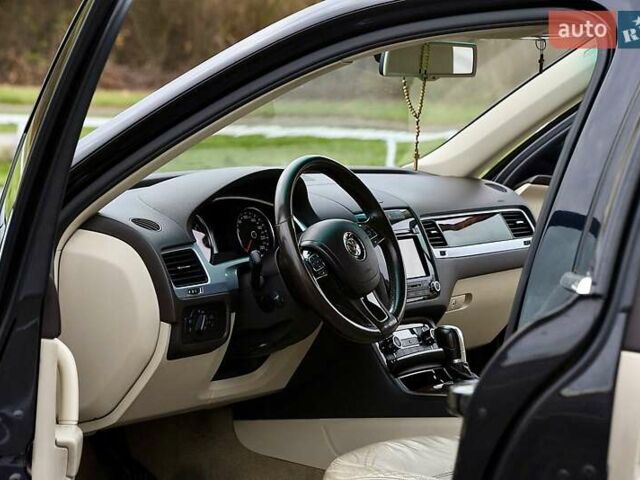 Черный Фольксваген Туарег, объемом двигателя 2.97 л и пробегом 275 тыс. км за 22000 $, фото 15 на Automoto.ua