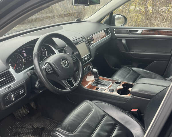 Черный Фольксваген Туарег, объемом двигателя 2.97 л и пробегом 350 тыс. км за 15799 $, фото 12 на Automoto.ua